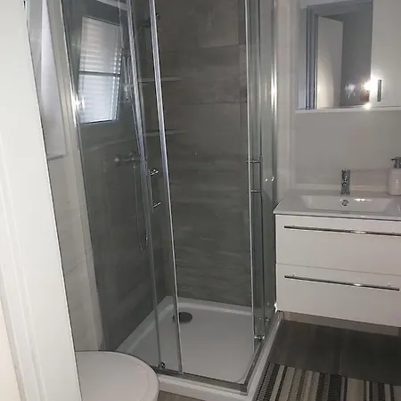 Apartmanhaz Horvath 아파트 Balatonboglár