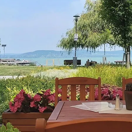 Apartment Apartmanhaz Horvath *