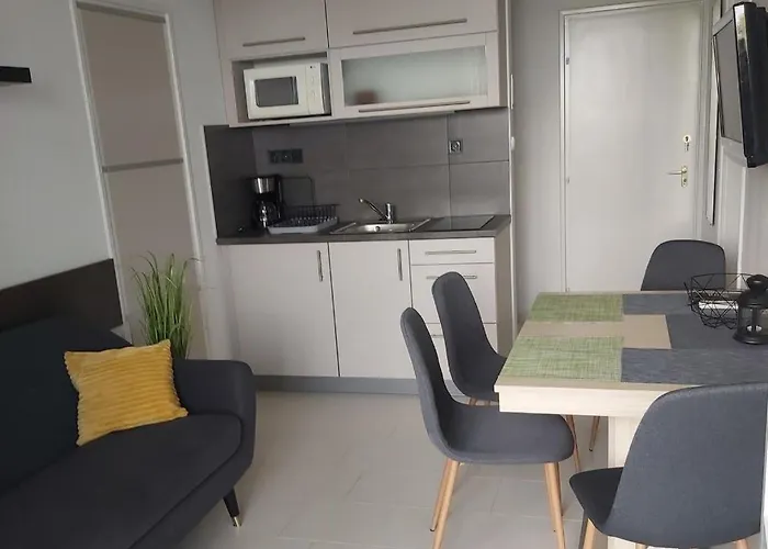 Apartmanhaz Horvath * Balatonboglár