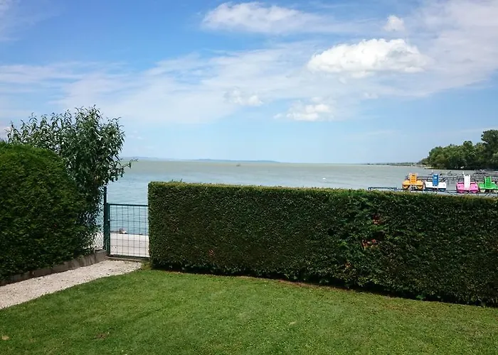 Lägenhet Apartmanhaz Horvath Balatonboglár
