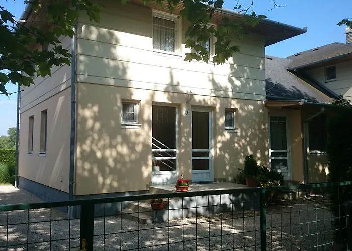 Lägenhet Apartmanhaz Horvath *