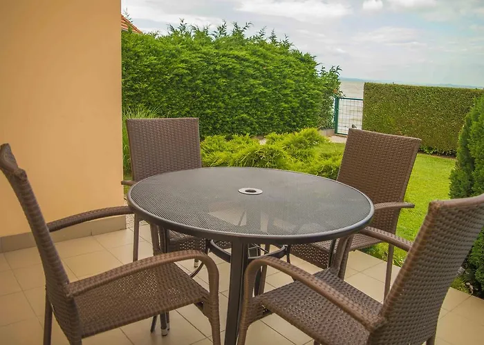 Lägenhet Apartmanhaz Horvath *